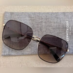 NWOT Kenneth Cole Black Square Sunglasses
